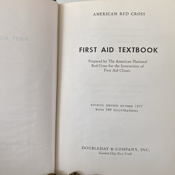 1957 First Aid Hardcover Book by The American National Red Cross - Picture 5 of 14